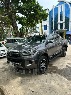 Toyota Hilux 2017 Gray