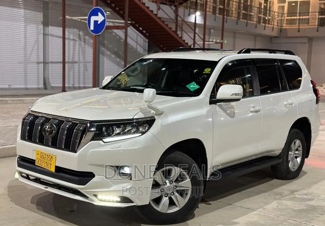 Toyota Land Cruiser Prado 2018 White