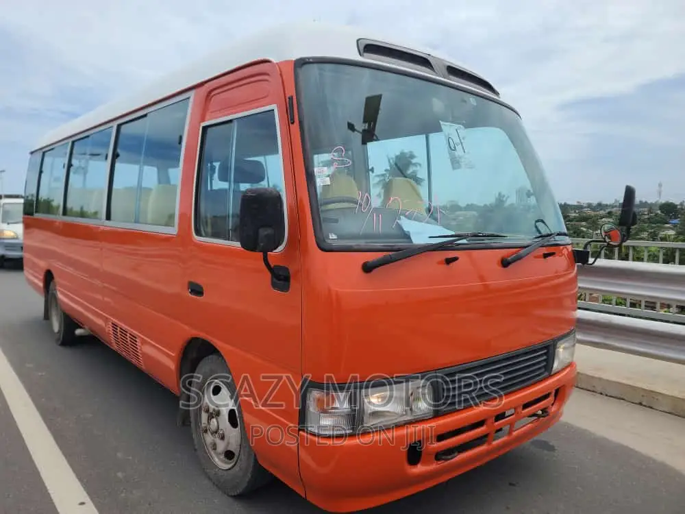 Toyota Coaster 2000 Orange