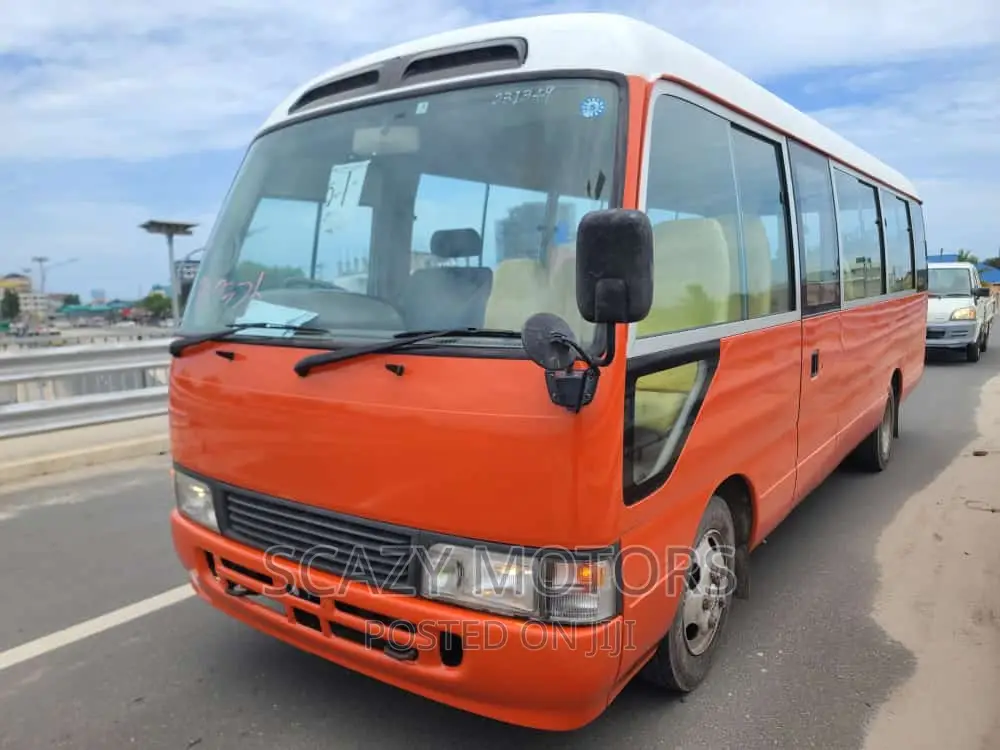 Toyota Coaster 2000 Orange