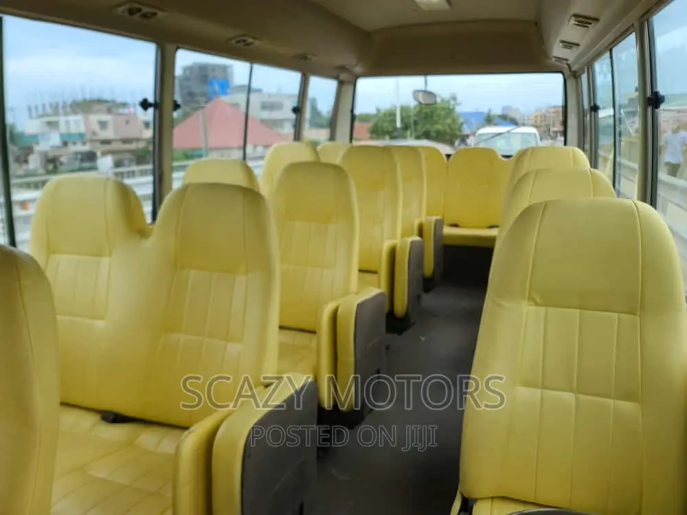 Toyota Coaster 2000 Orange