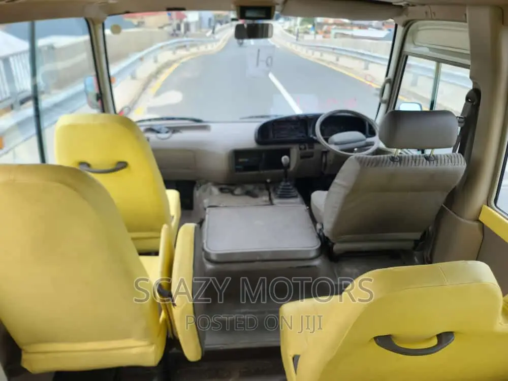 Toyota Coaster 2000 Orange