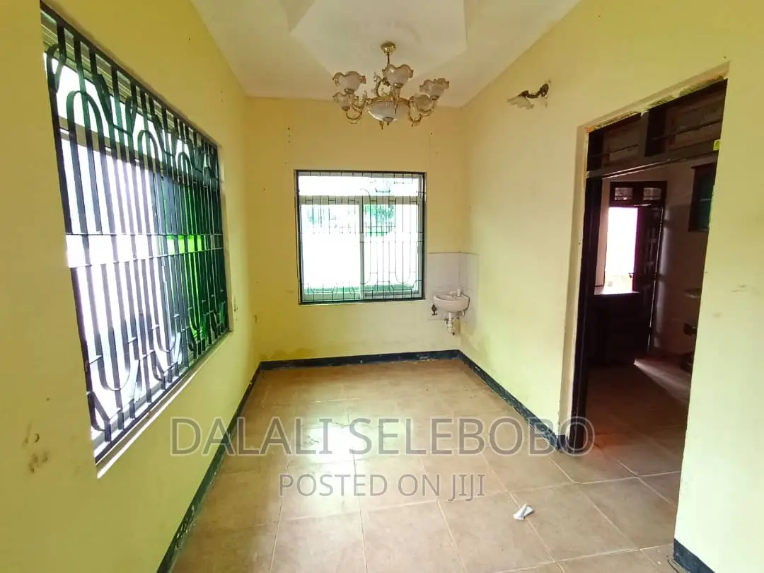 3bdrm Mansion in Kimara Temboni for rent