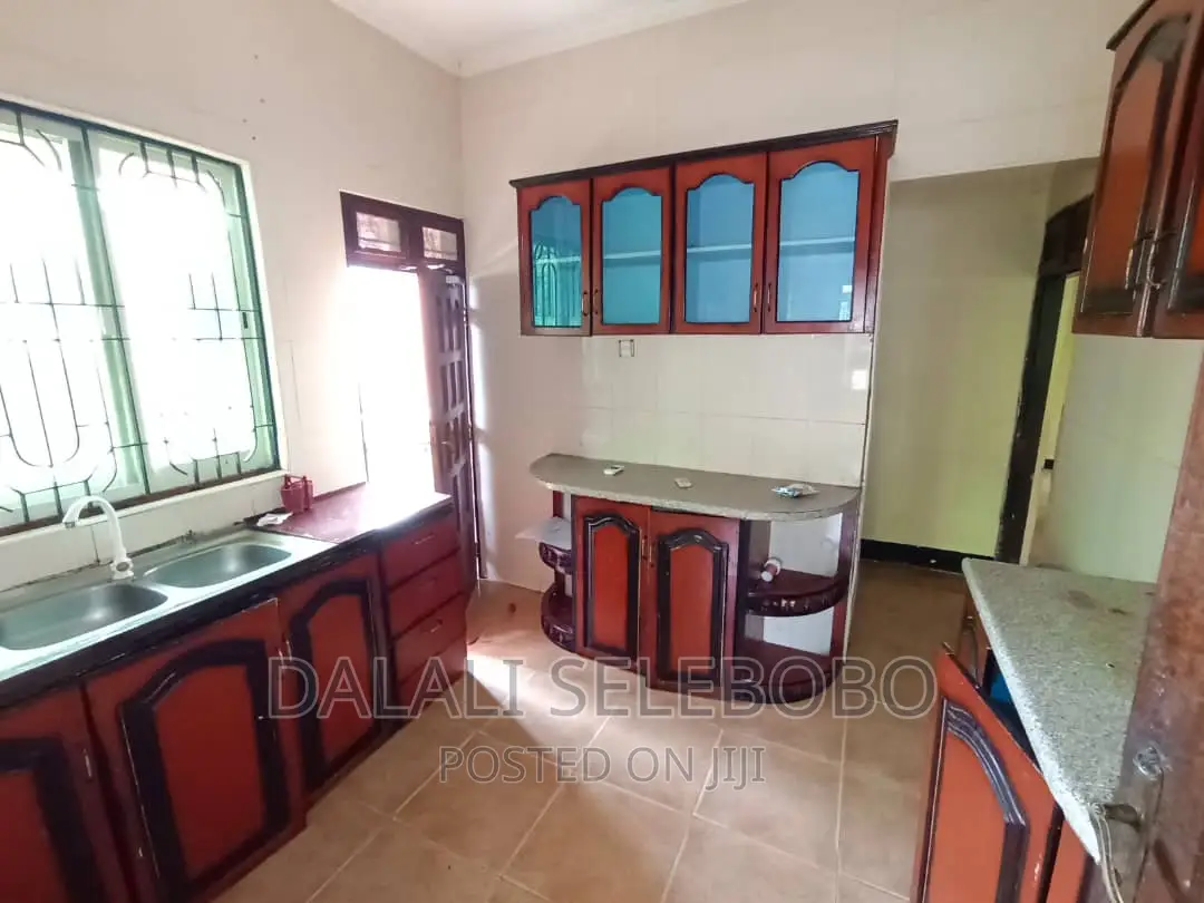 3bdrm Mansion in Kimara Temboni for rent