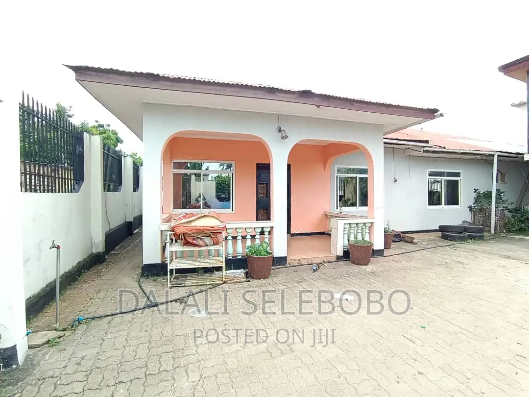 3bdrm Mansion in Kimara Temboni for rent