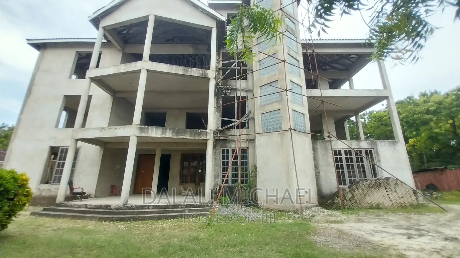 13bdrm Mansion in Masaki for sale