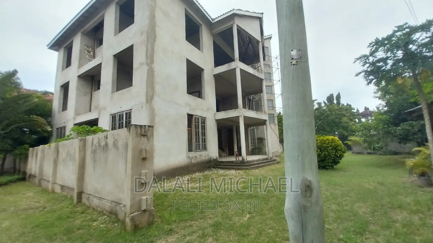 13bdrm Mansion in Masaki for sale