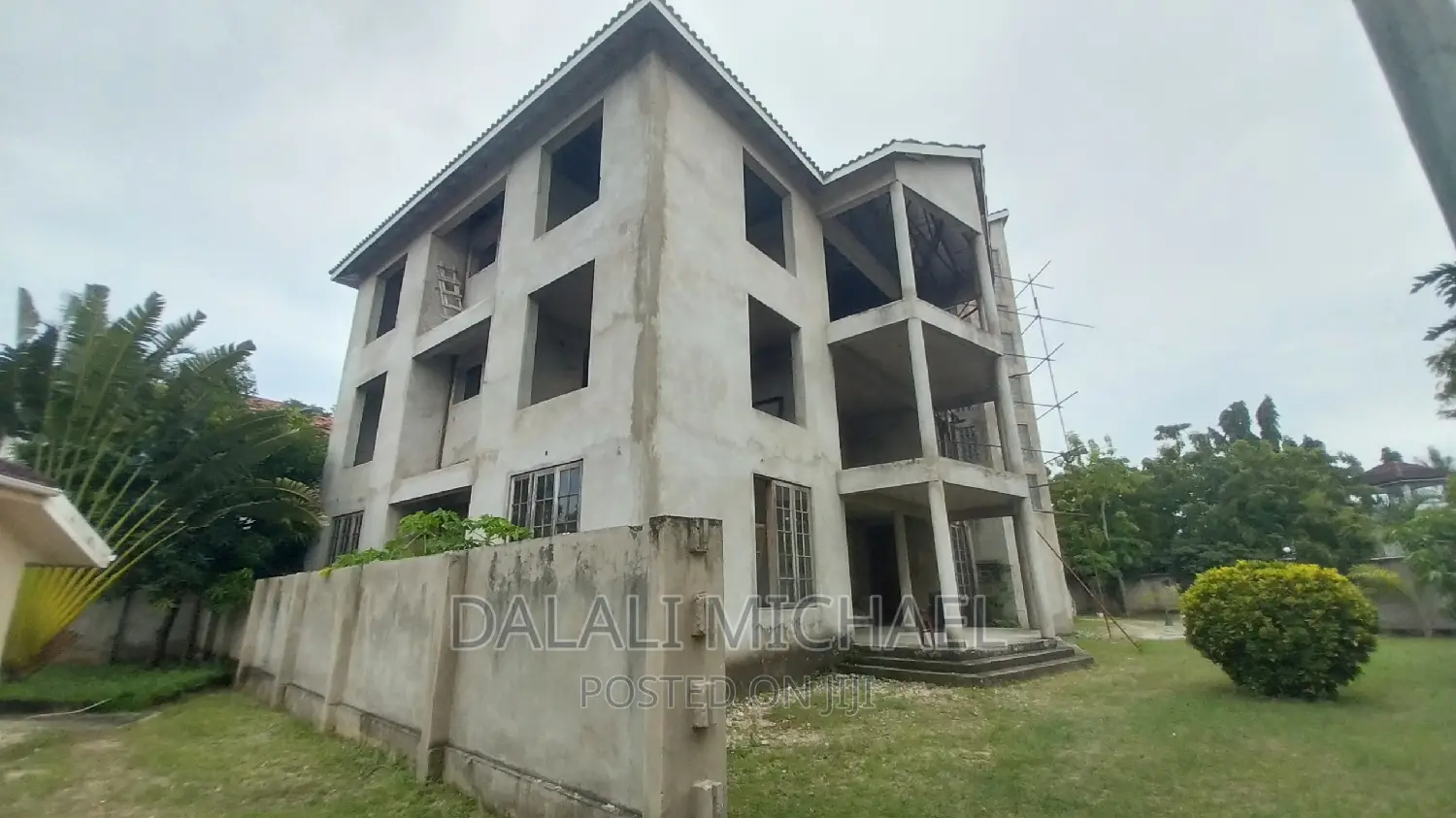 13bdrm Mansion in Masaki for sale