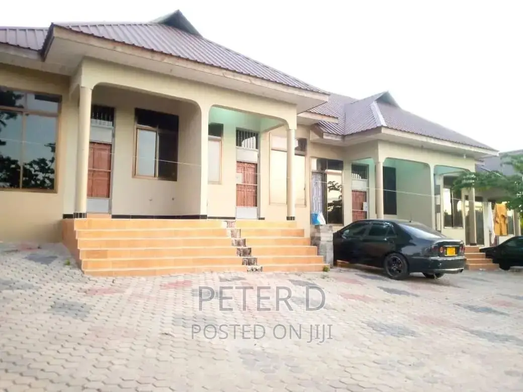 1bdrm Apartment in Kimara for rent