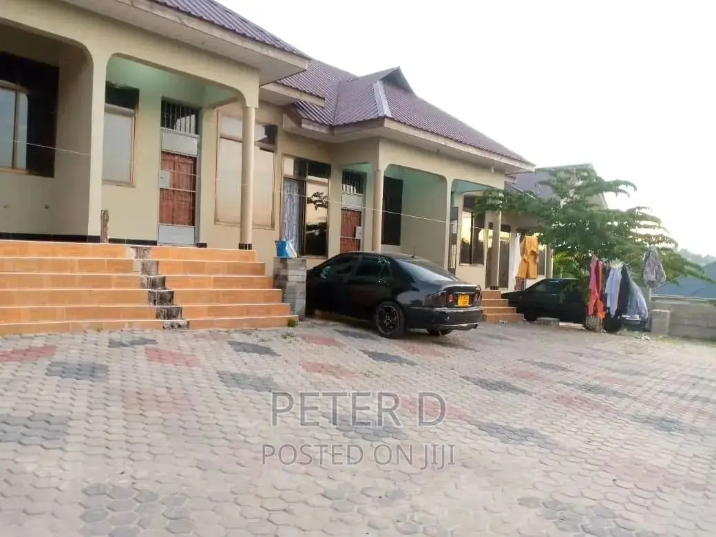 1bdrm Apartment in Kimara for rent