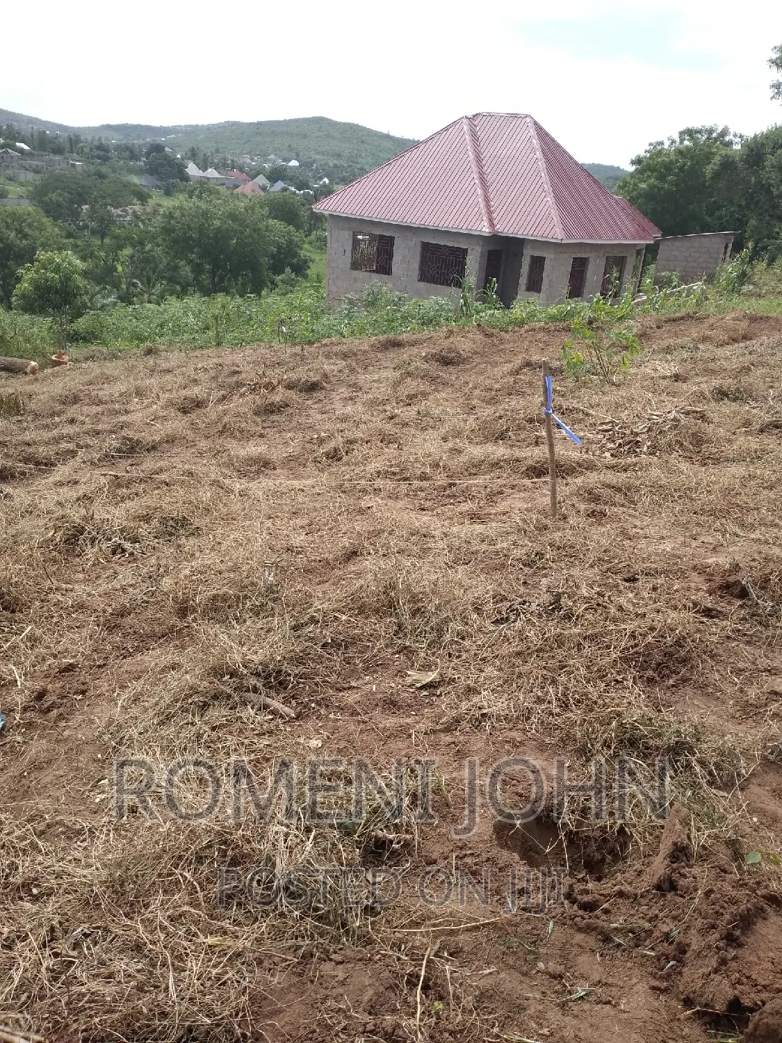 Kiwanja Sqmita 200 Kinauzwa Ml 2.8 Chanika Buyuni.