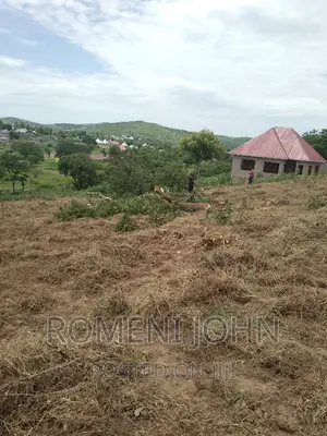 Kiwanja Sqmita 200 Kinauzwa Ml 3.7 Chanika Buyuni.
