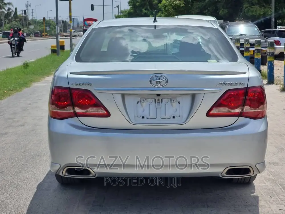 Toyota Crown 2009 Silver