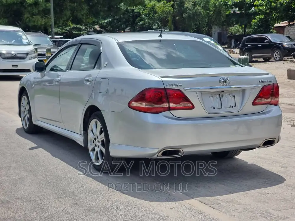 Toyota Crown 2009 Silver