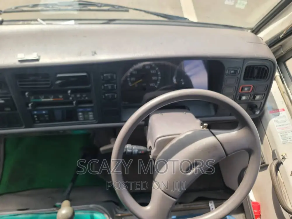 Mitsubishi Fuso Rosa 1999
