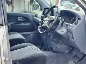 Toyota Noah 2.0 AWD (8 Seater) 2001 Silver