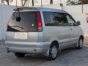 Toyota Lite-Ace 2000 Pearl