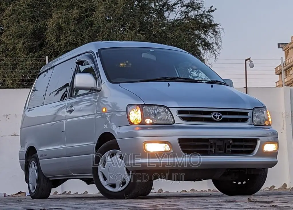 Toyota Lite-Ace 2000 Pearl