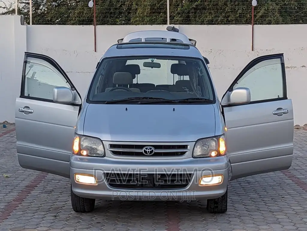 Toyota Lite-Ace 2000 Pearl