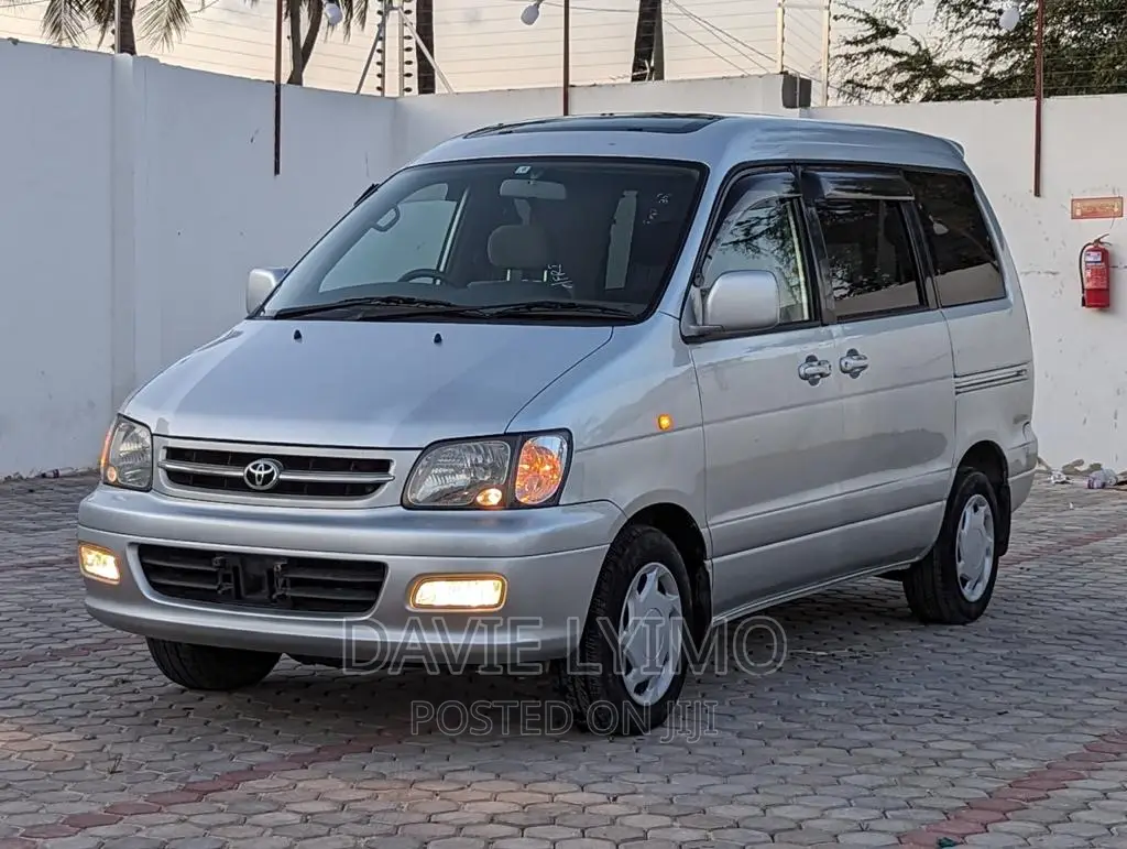 Toyota Lite-Ace 2000 Pearl