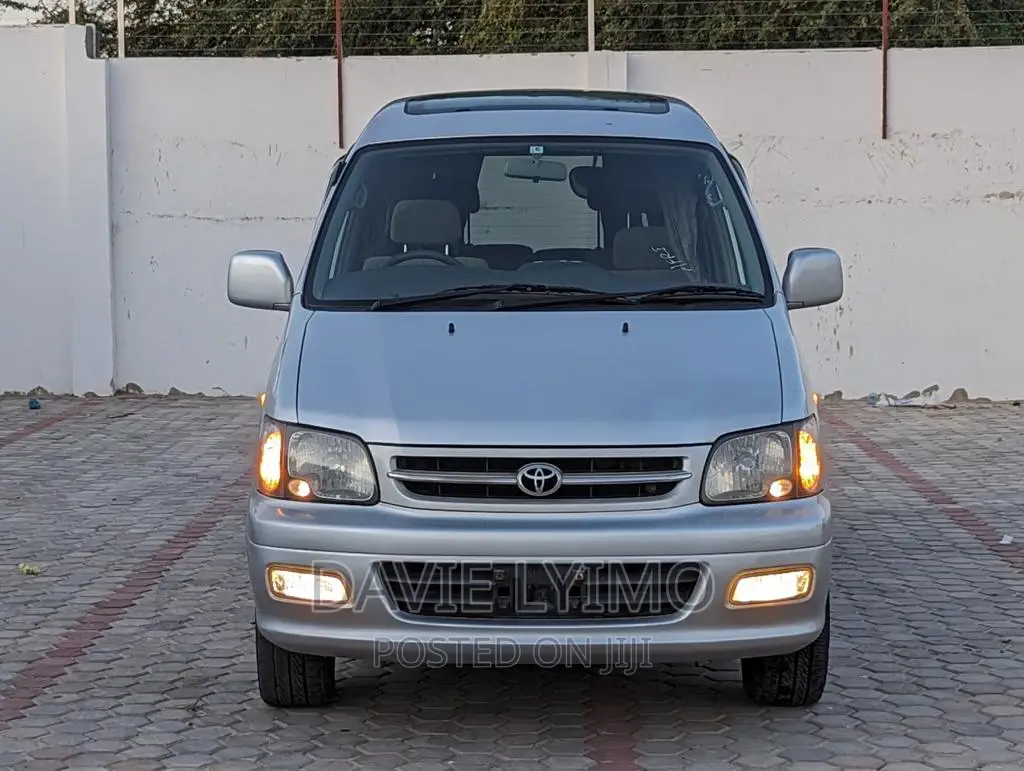 Toyota Lite-Ace 2000 Pearl