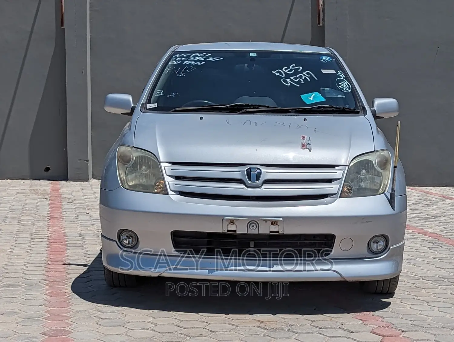 Toyota IST 2005 Silver