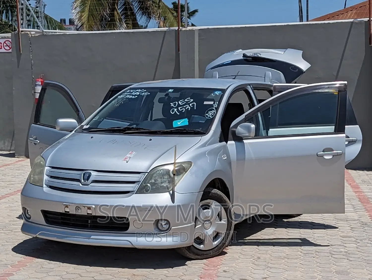 Toyota IST 2005 Silver