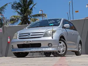 Toyota IST 2005 Silver