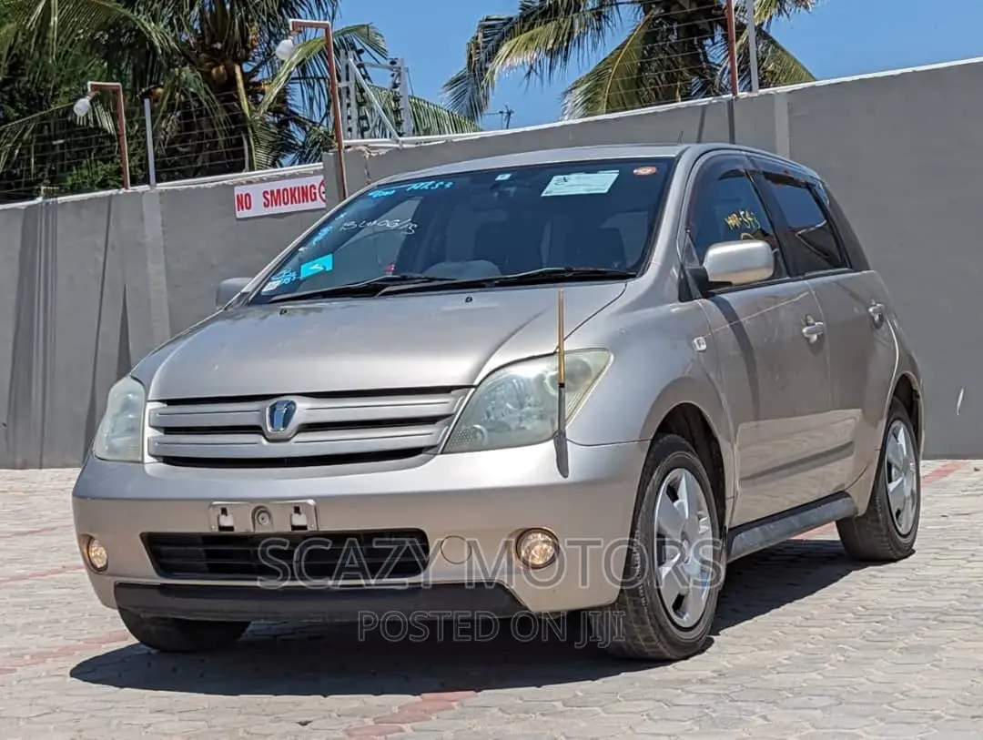 Toyota IST 2005 Silver