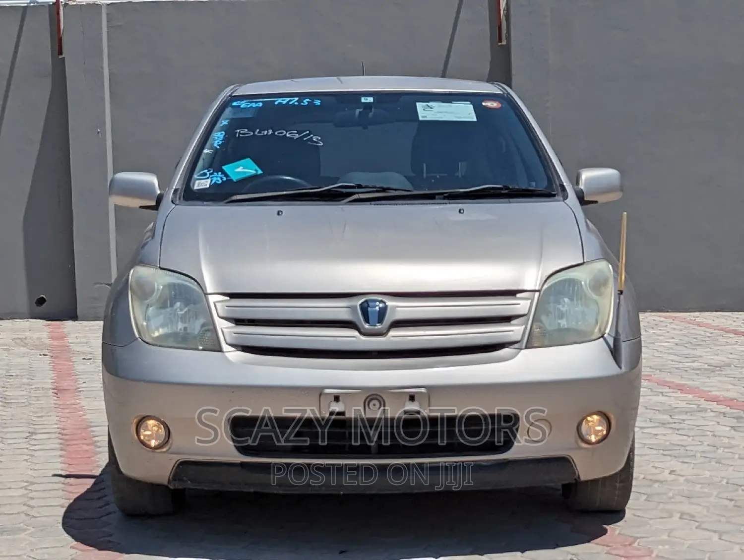 Toyota IST 2005 Gold