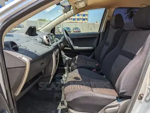 Toyota IST 2005 Gold