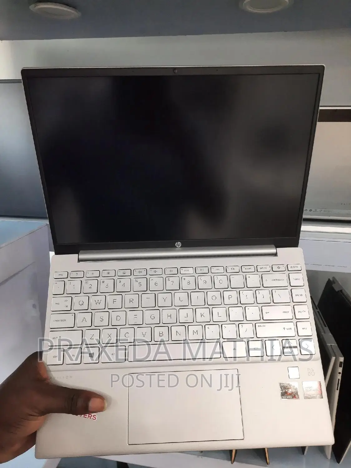 New Laptop HP Pavilion 13 16GB AMD Ryzen 5 SSD 256GB