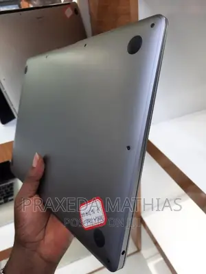 Laptop Apple MacBook Air 2020 16GB Intel Core I7 SSD 256GB