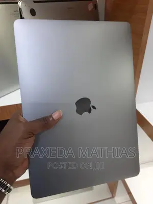 Laptop Apple MacBook Air 2020 16GB Intel Core I7 SSD 256GB