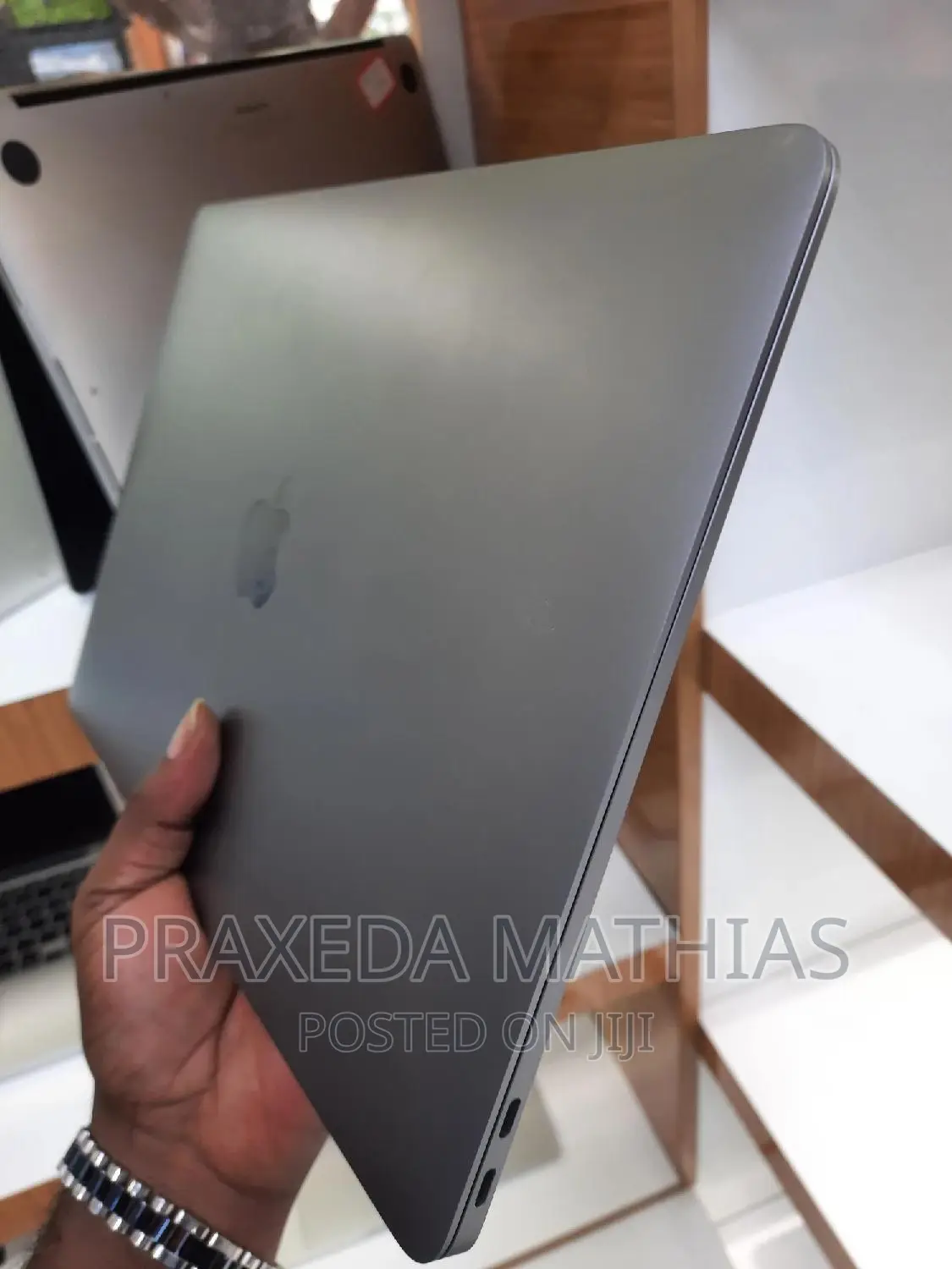 Laptop Apple MacBook Air 2020 16GB Intel Core I7 SSD 256GB