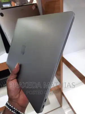Laptop Apple MacBook Air 2020 16GB Intel Core I7 SSD 256GB