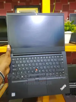 Laptop Lenovo ThinkPad E14 Gen 4 16GB Intel Core I5 SSD 512GB