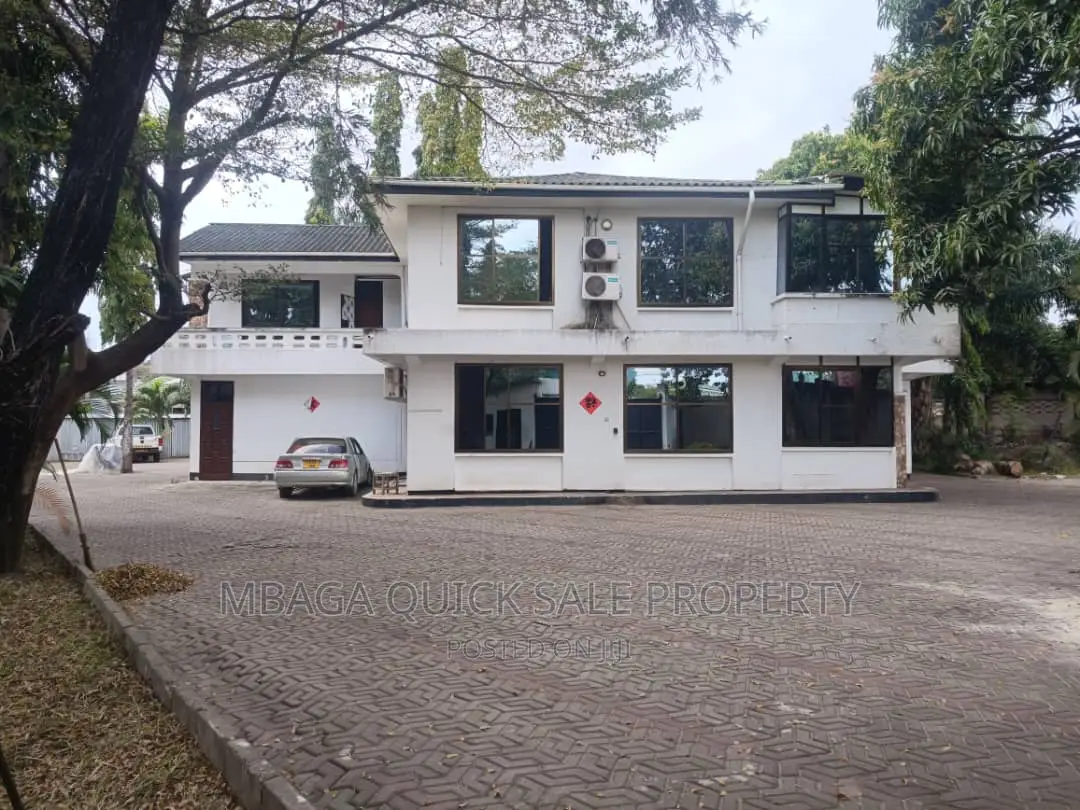 14bdrm House in Mikocheni for sale