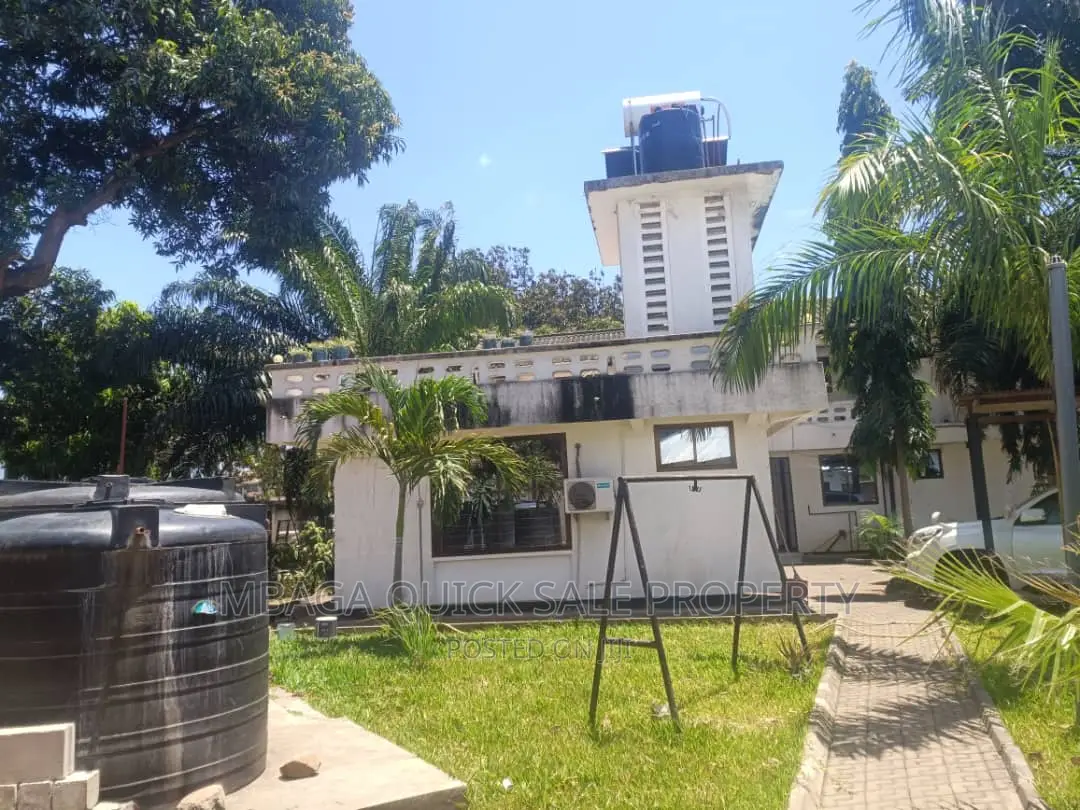 14bdrm House in Mikocheni for sale