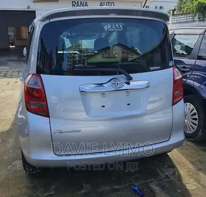 Toyota Ractis 1.5 AWD 2008 Silver