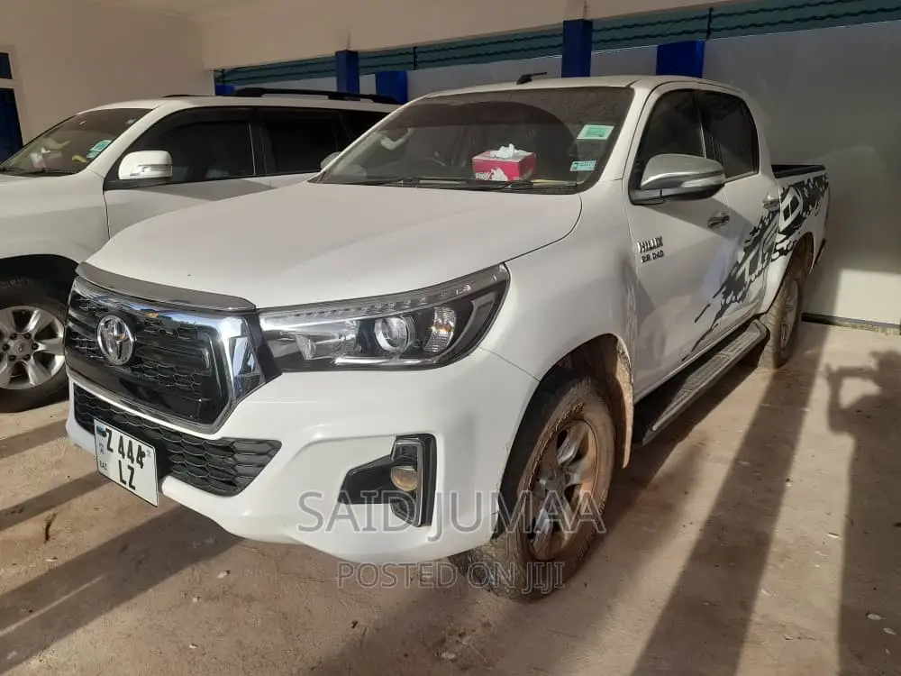 Toyota Hilux 2017 White