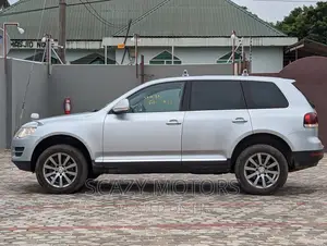 Volkswagen Touareg 2010 Silver