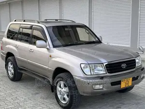 Toyota Land Cruiser 2000 Gray
