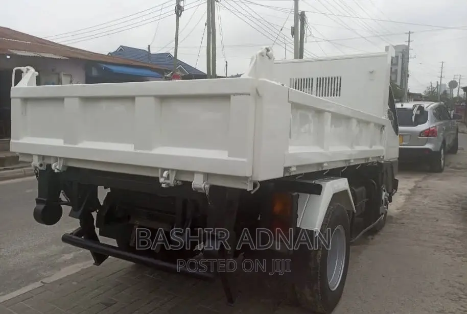 New Mitsubishi Canter Dumper Ya Helper Mpya.