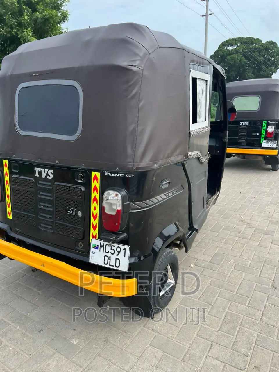 TVS King Cargo 2023 Beige