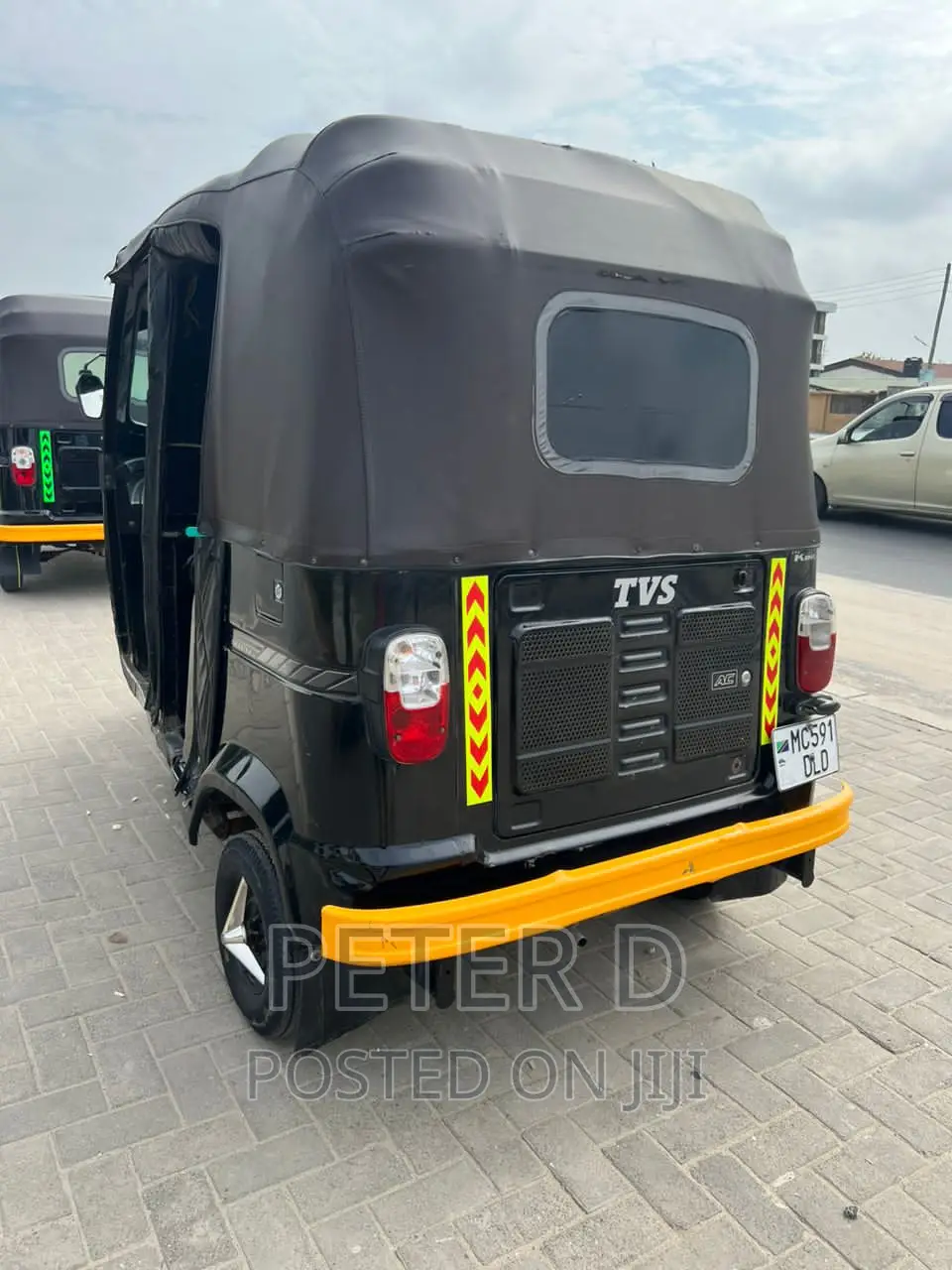 TVS King Cargo 2023 Beige