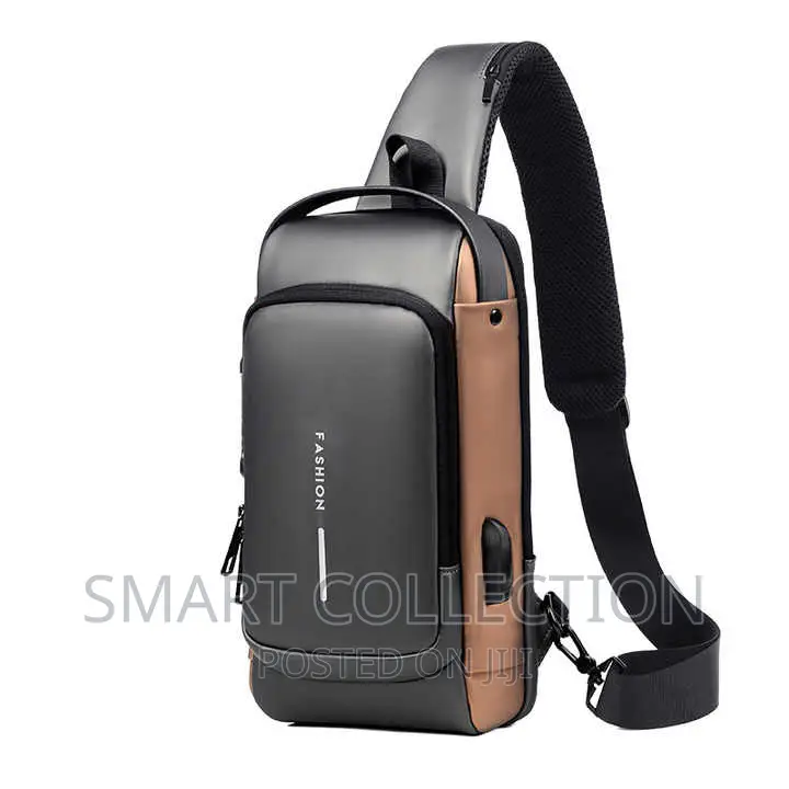Fashionable Multi Pockets Waterproof Crossbody Bag