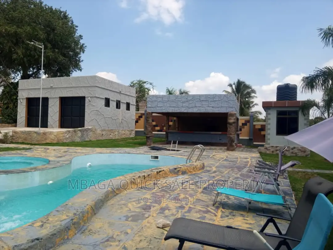 Furnished 5bdrm House in Madale, Bunju for rent