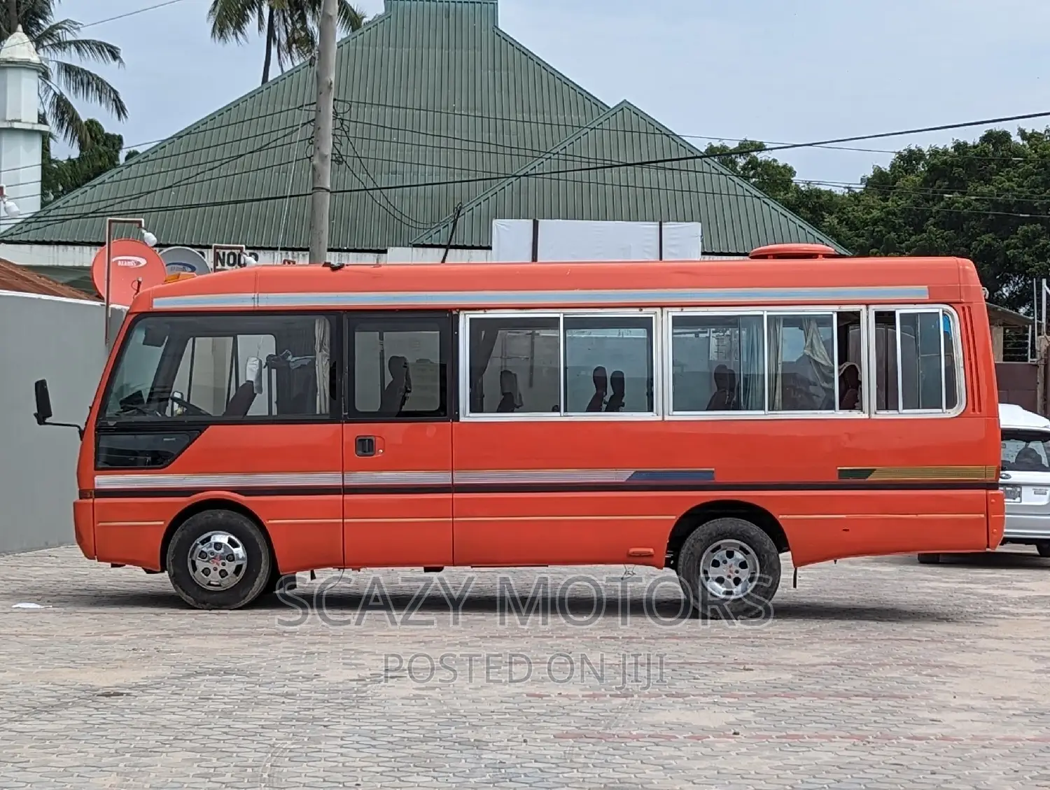 Mitsubishi Fuso Rosa 2004 Orange