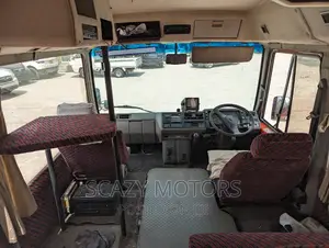 Mitsubishi Fuso Rosa 2004 Orange